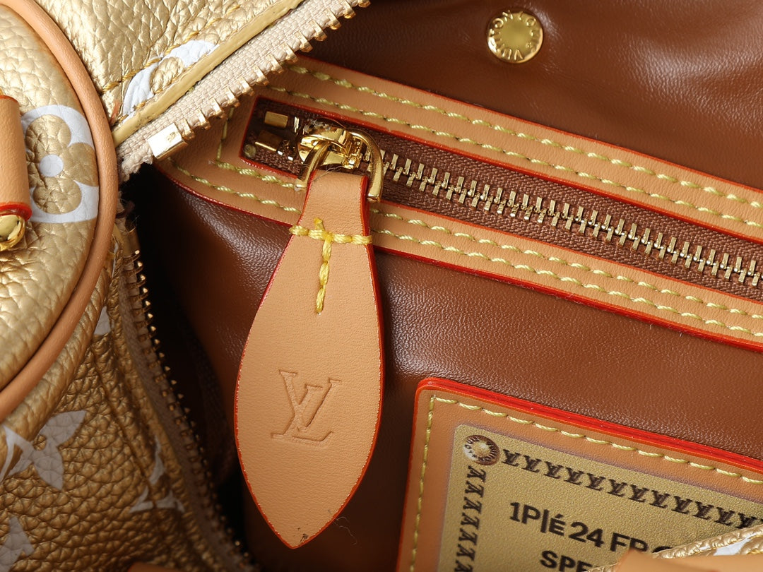 Designer Crossbody Bag for Women 25.0x15.0x15.0cm LEM341