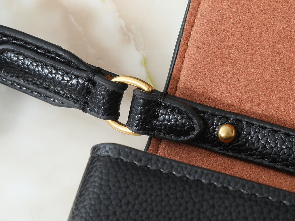 Designer Crossbody Bag for Women 22.0x13.0x3.5cm LEM302
