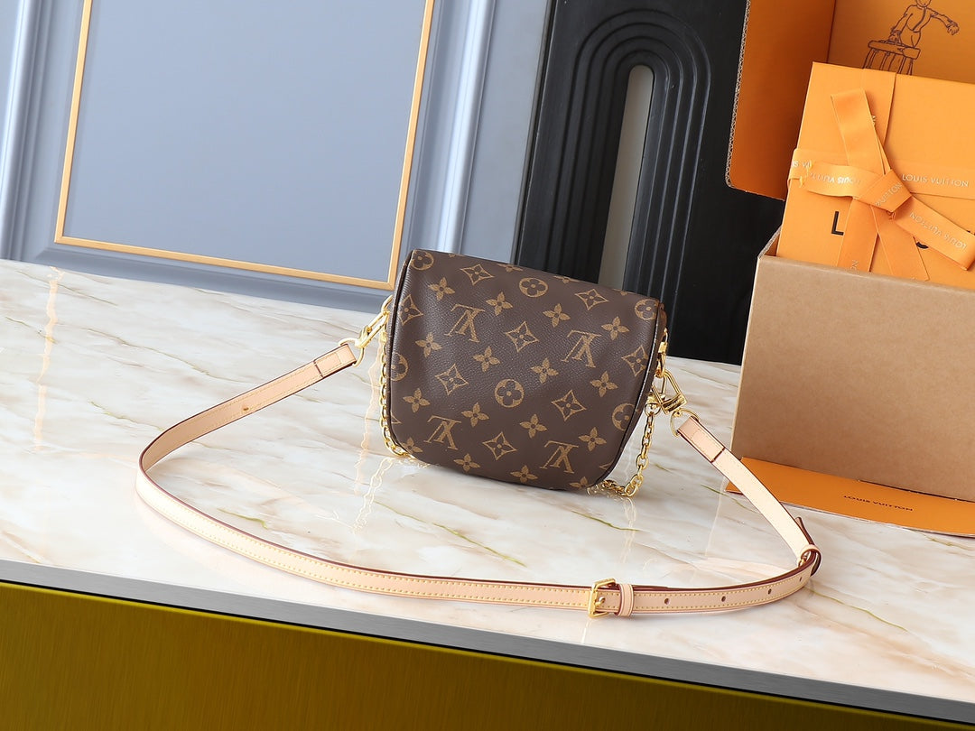 Designer Shoulder Bag for Women LEM245