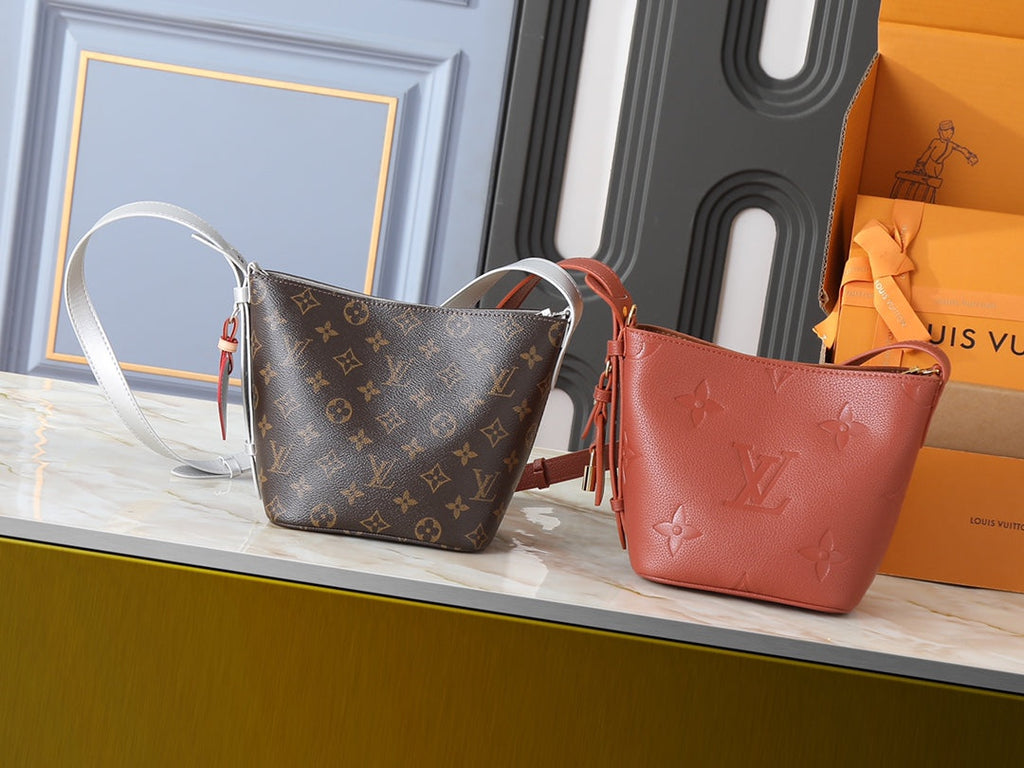 Black Bag for Women 16.0x18.0x12.0cm LEM335