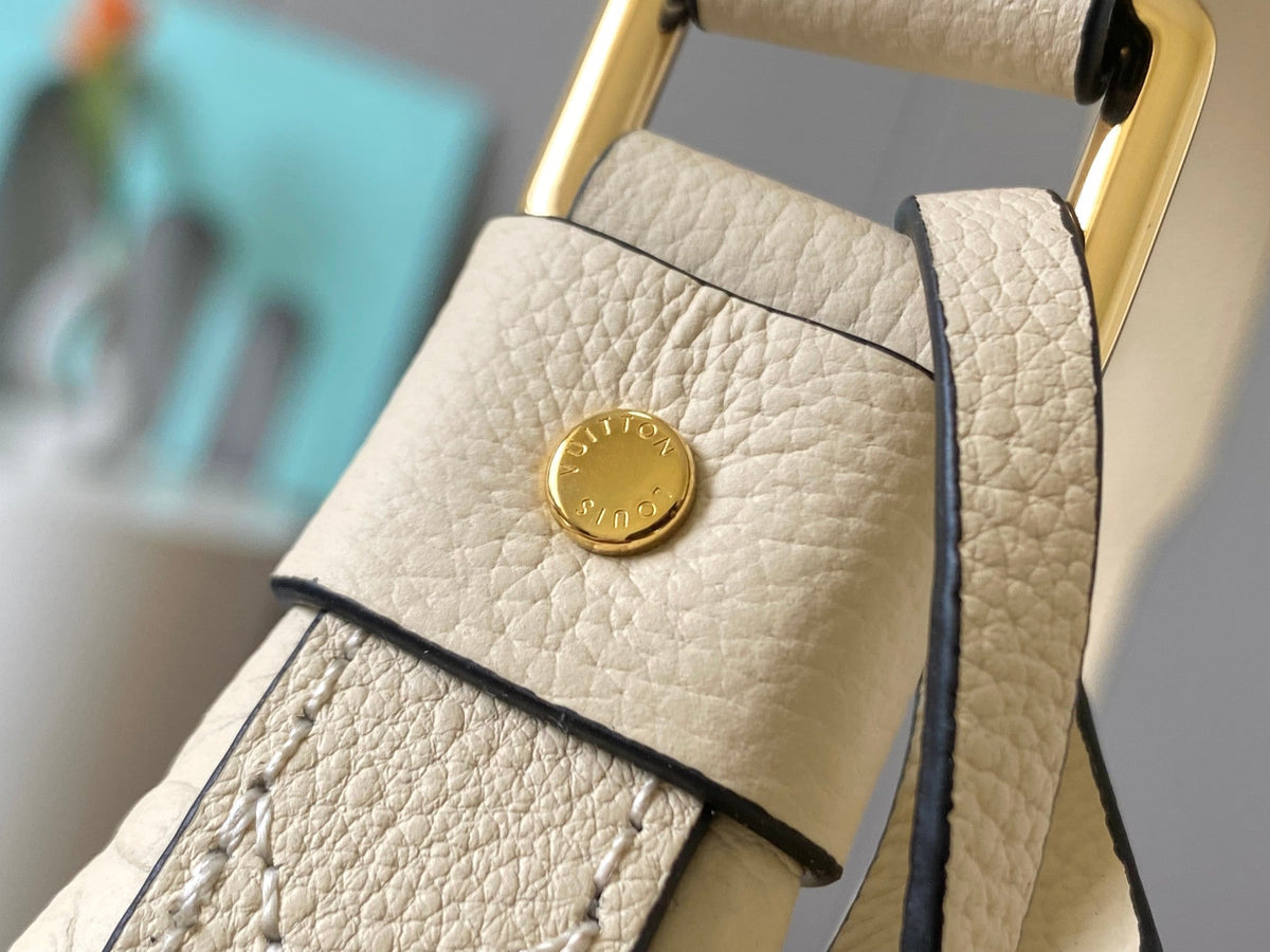Genuine Leather Crossbody Bag for Women 27x22x10.5cm LEM354