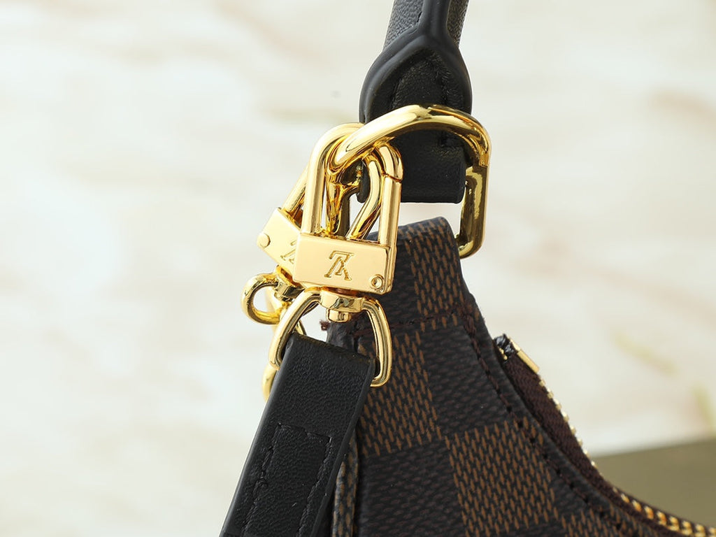 Designer Leather Crossbody Bag for Women 24.0x10.0x6.0cm LEM296