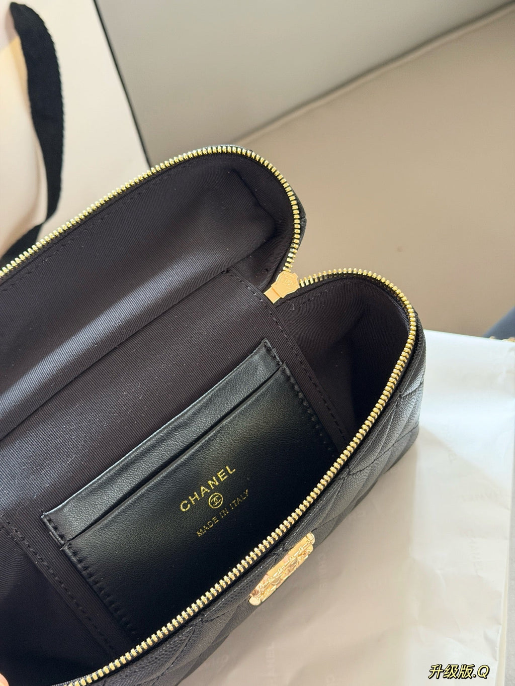 Designer Black/White Handbag for Women 20*12cm CEM245