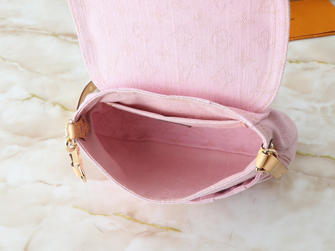 Designer Pink Shoulder Bag for Women 27.0x18.0x3.0cm LEM250