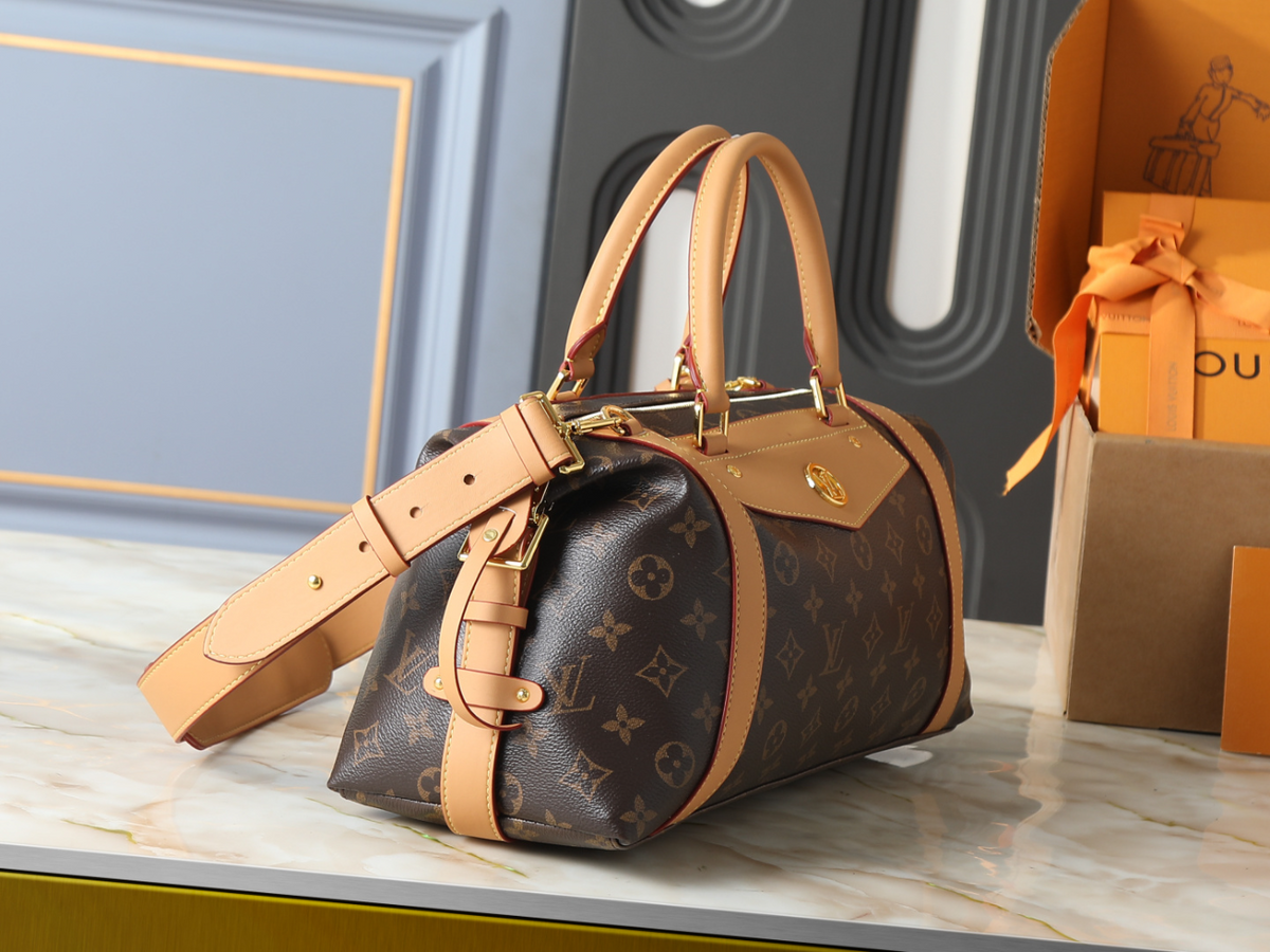 Designer Shoulder Bag for Women 23x10x10cm LEM417