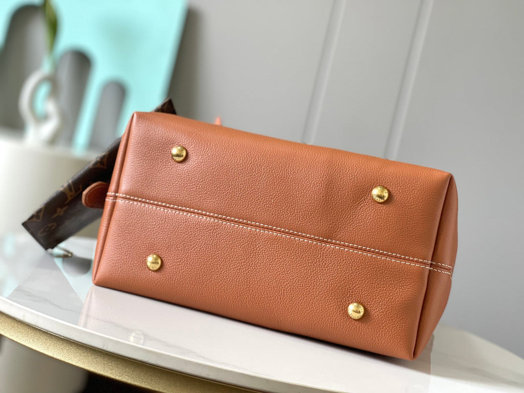Genuine Leather Crossbody Bag for Women 28x16x24cm LEM346