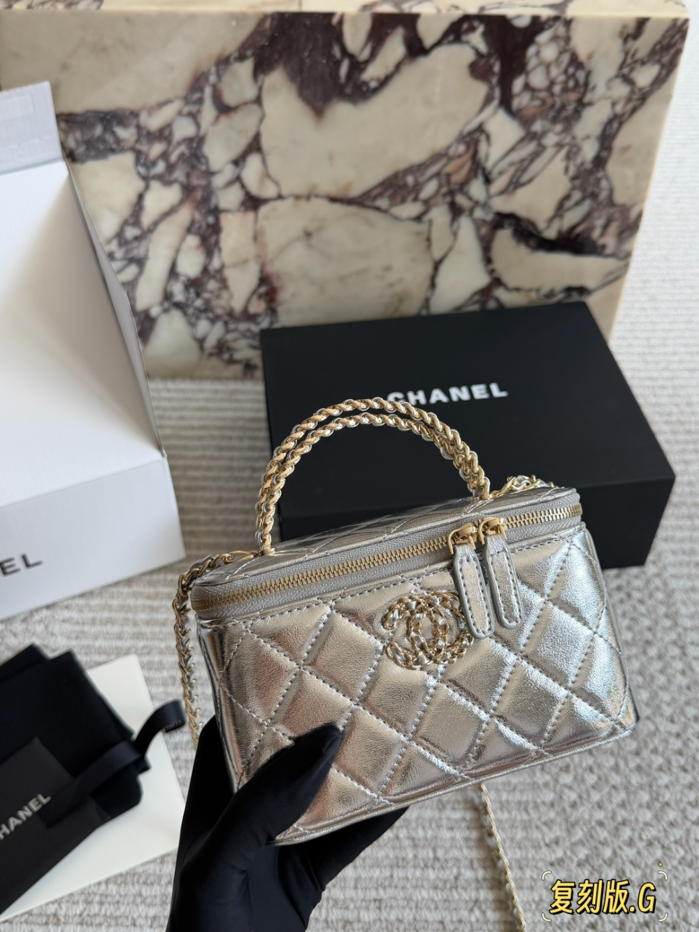Black/White Handbag for Women 19cm CEM308