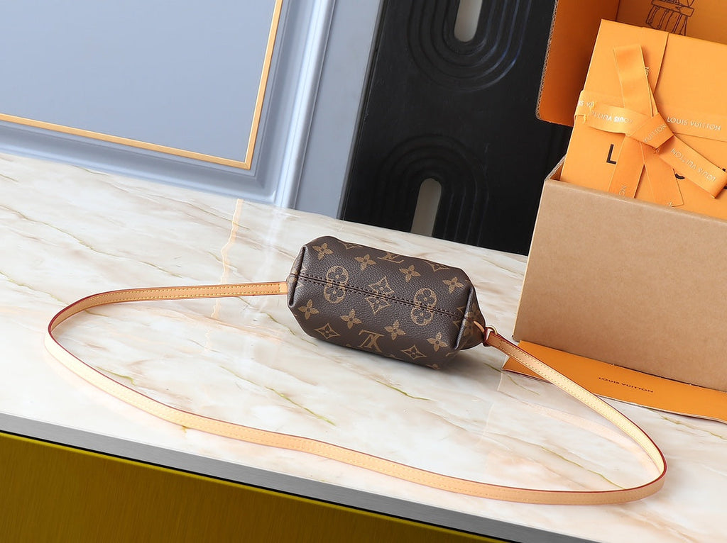 Designer Brown Shoulder Bag for Women 17x11x6cm LEM246