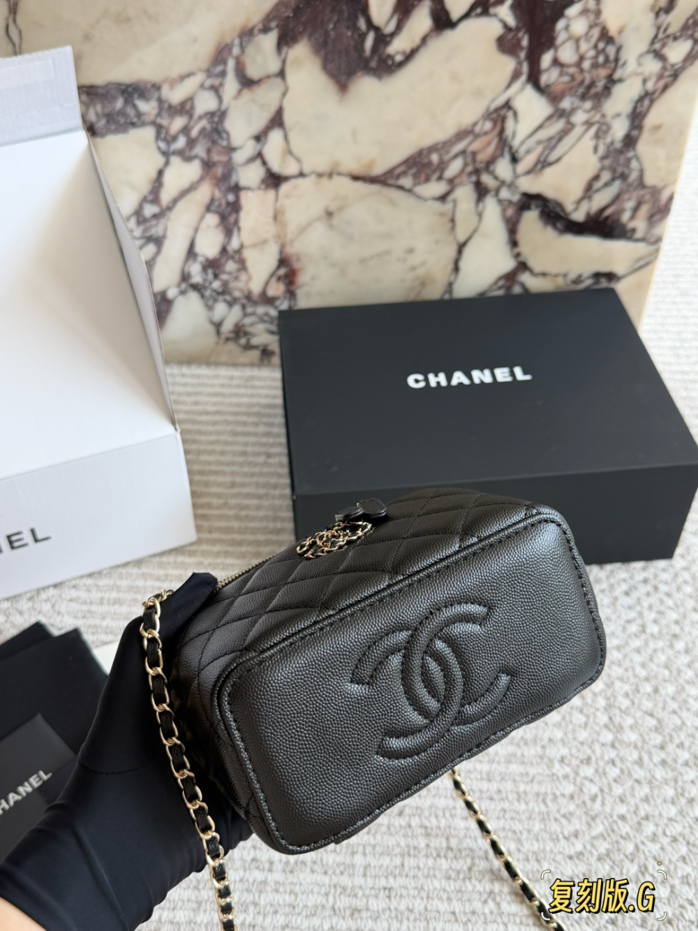 Black/White Handbag for Women 19cm CEM308