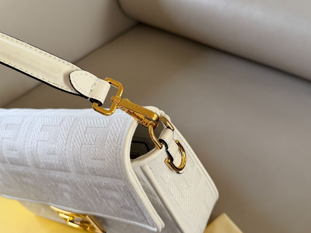 Black/White Handbag for Women 26*16cm FEM23