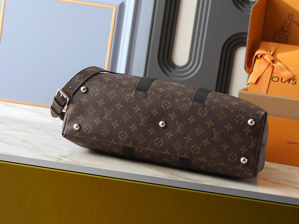 Designer Shoulder Bag for Women LEM298