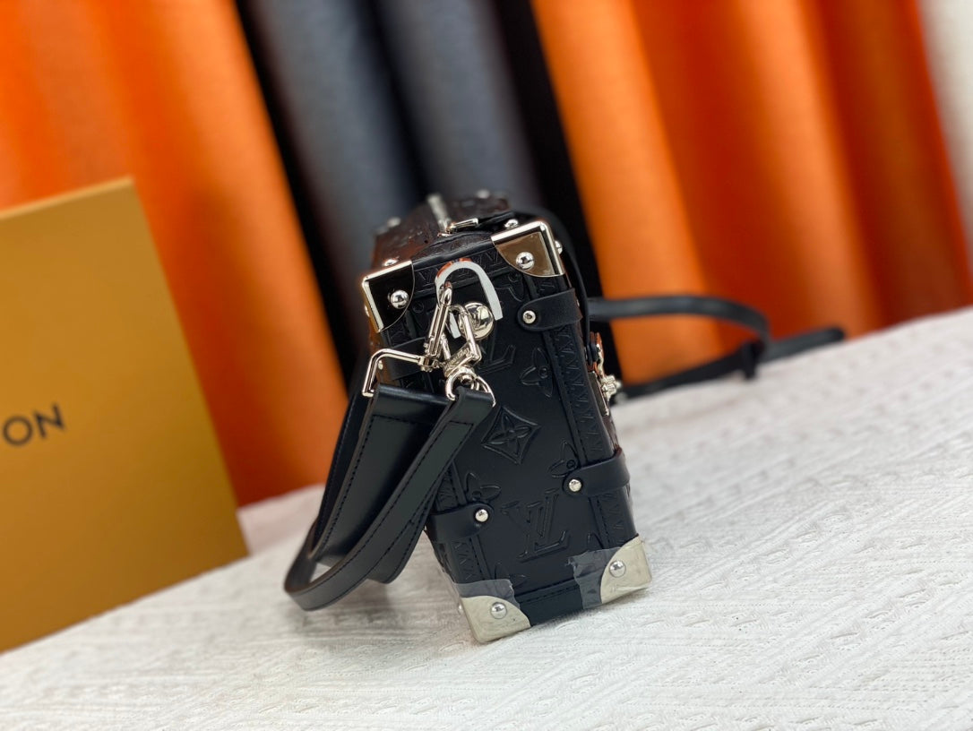 Black Bag for Women 21x14x6cm LEM107