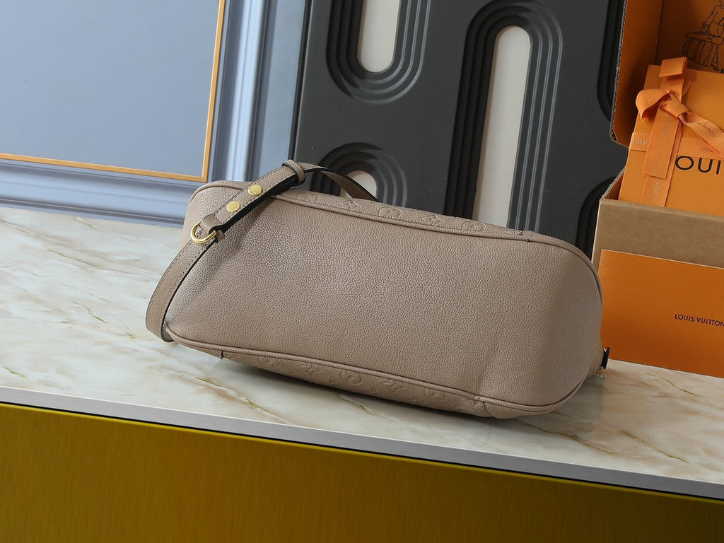Designer Crossbody Bag for Women 40x29x15cm LEM277
