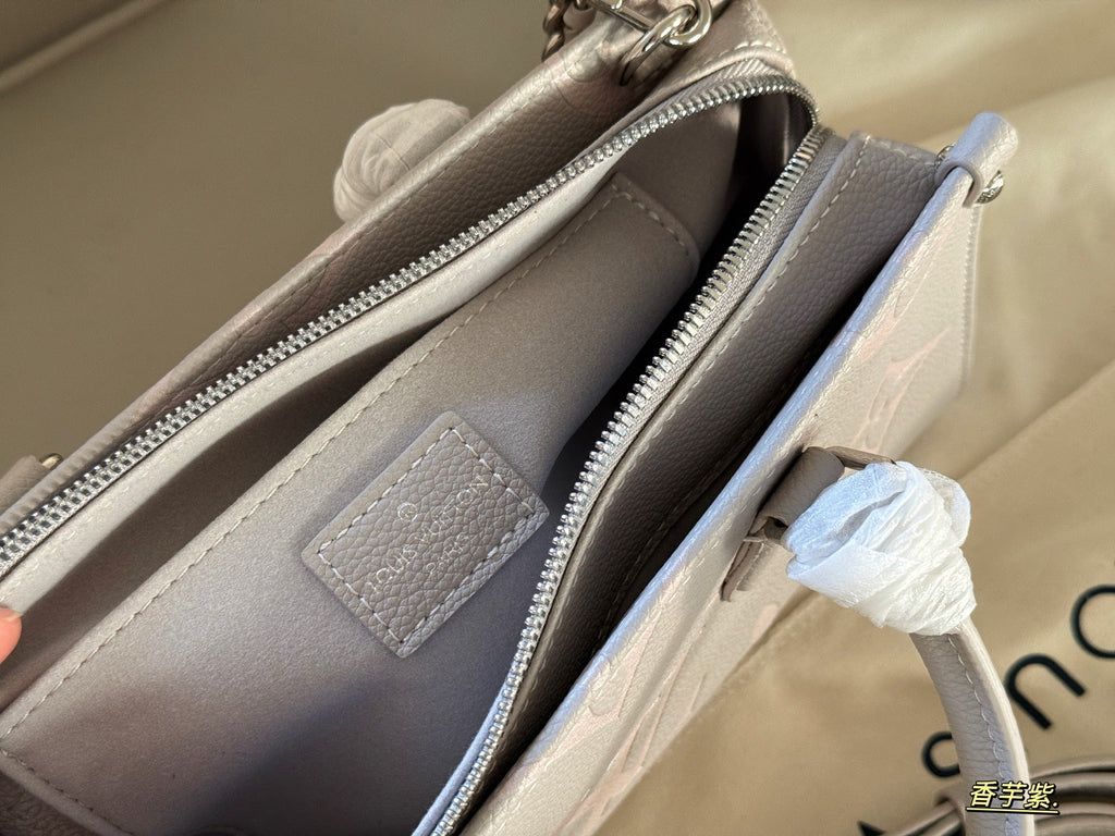 Designer Crossbody Bag for Women 25*13cm LEM283