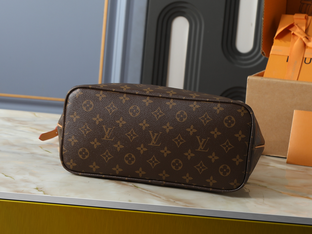 Brown Handbag for Women 31x26.5x14.5cm LEM438