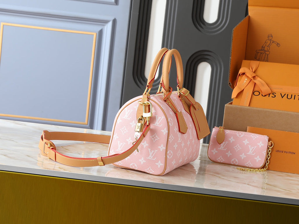 Designer Crossbody Bag for Women 25.0x15.0x15.0cm LEM341