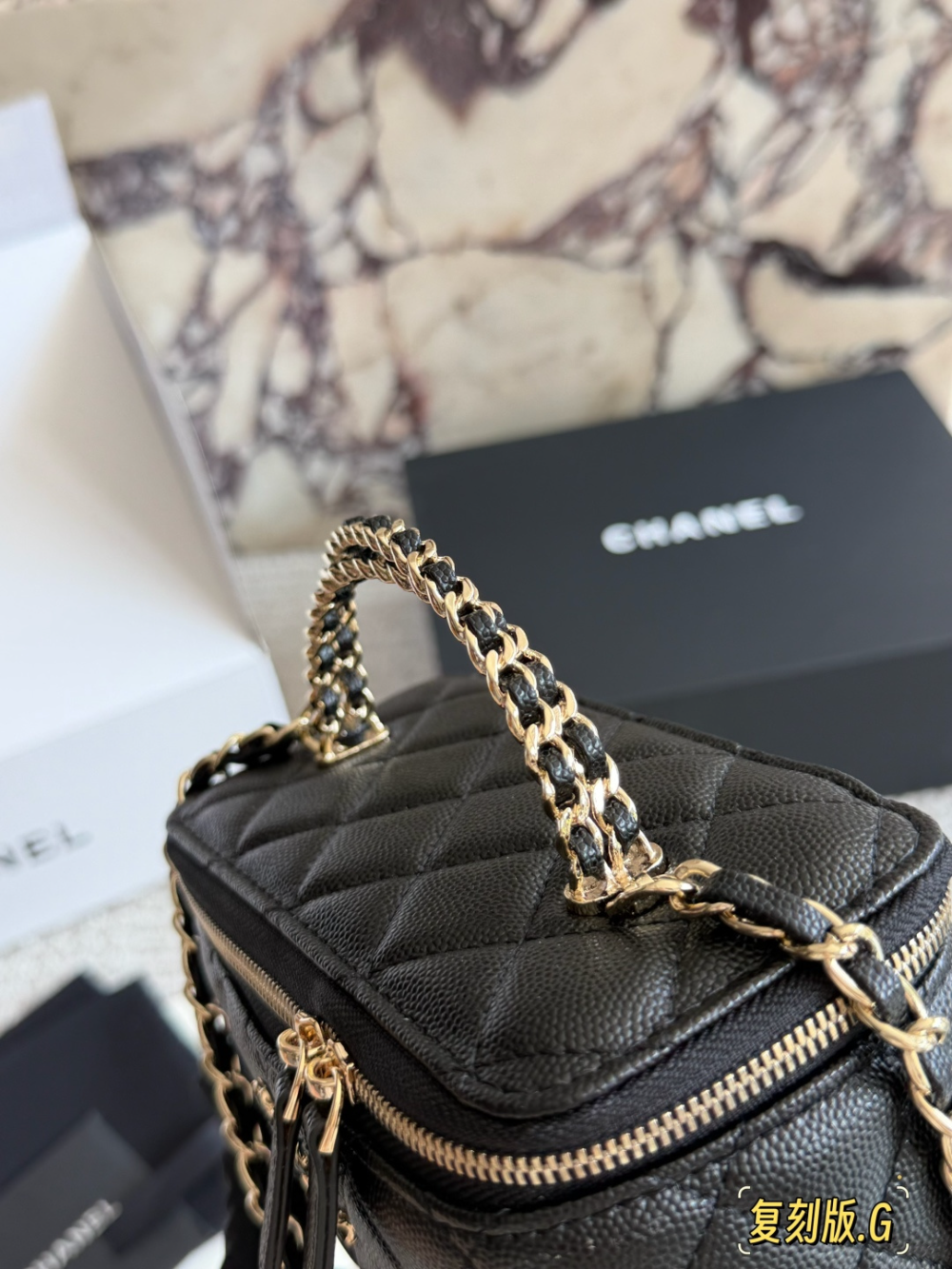 Black/White Handbag for Women 19cm CEM308