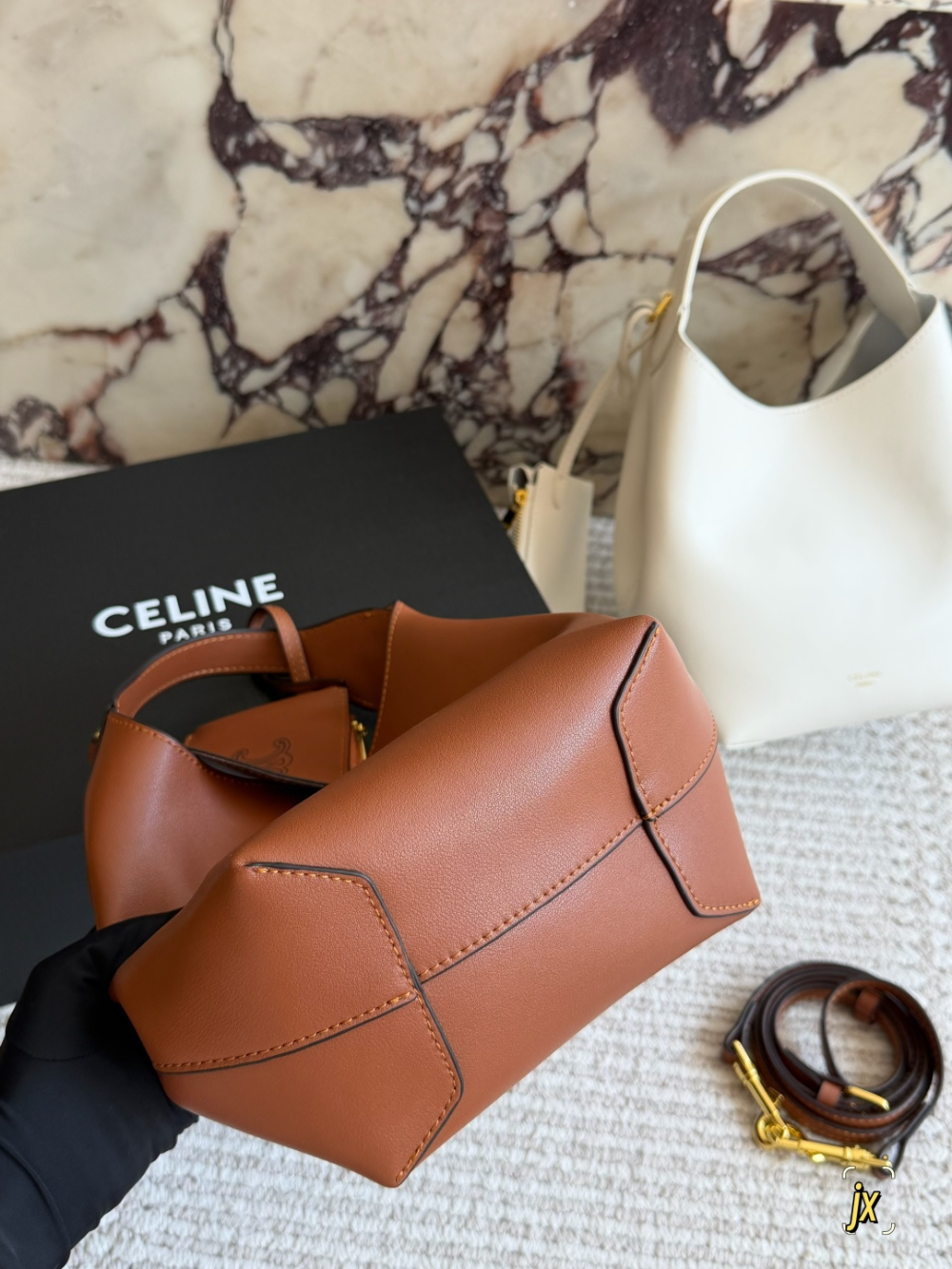 Black/White Handbag for Women 19x11.5x18cm CLEM39