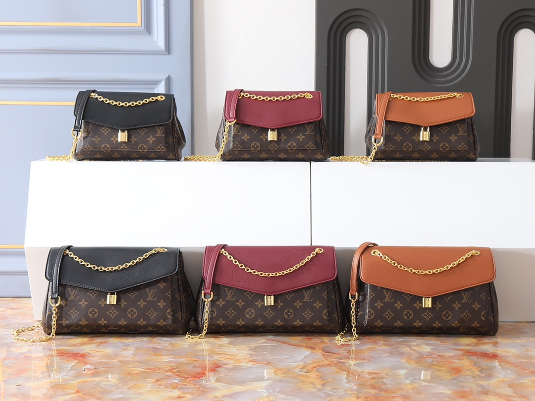Black Handbag for Women 30cm LEM336