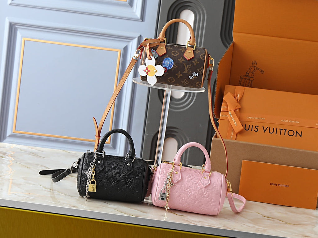 Designer Crossbody Bag for Women 16x10x7.5cm LEM338