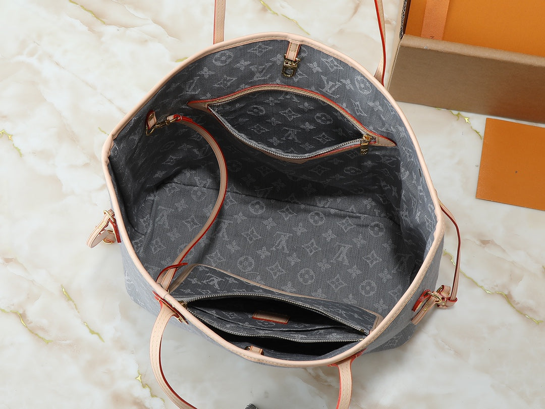 Designer Crossbody Bag for Women 31.0x28.0x14.0cm LEM278