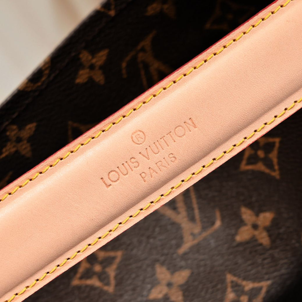 Fashion Handbag for Women 32x36x14cm LEM370