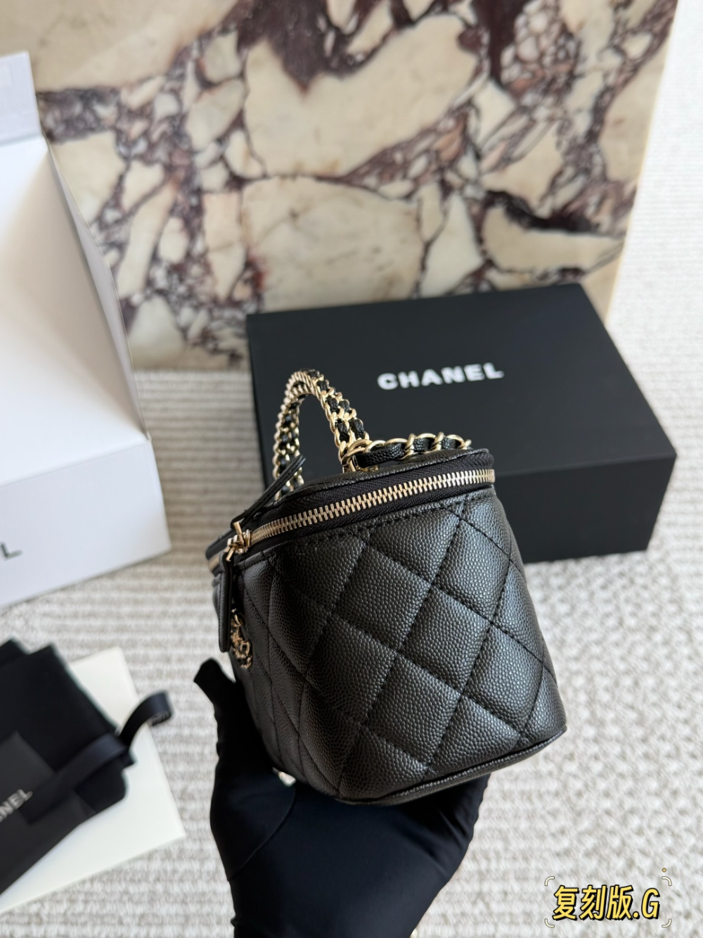 Black/White Handbag for Women 19cm CEM308