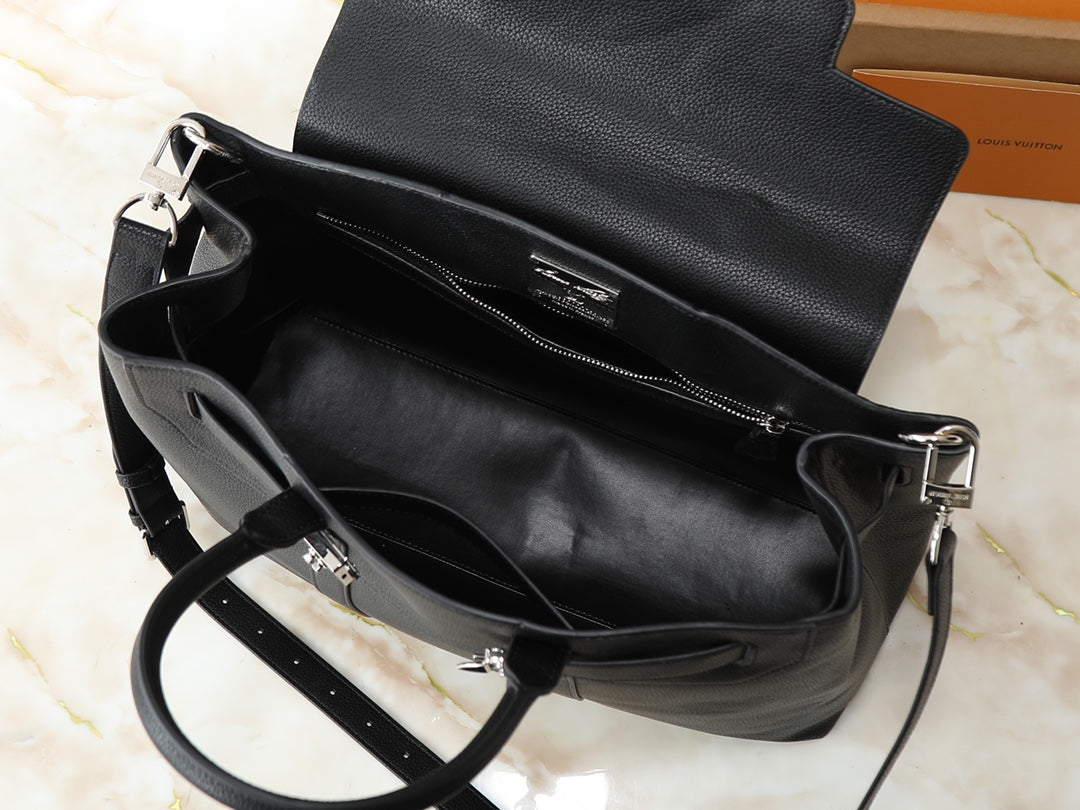Designer Shoulder Bag for Women LEM298