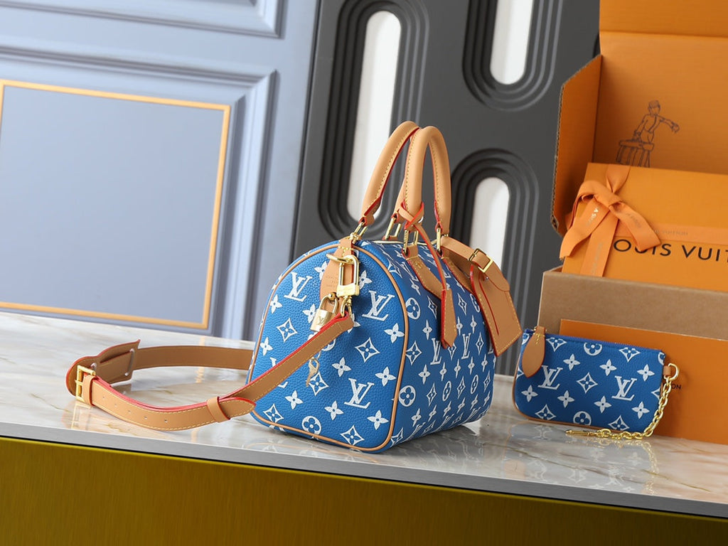 Designer Crossbody Bag for Women 25.0x15.0x15.0cm LEM341