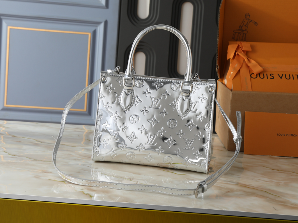 Designer Silver Shoulder Bag for Women 25x19x11.5cm LEM418