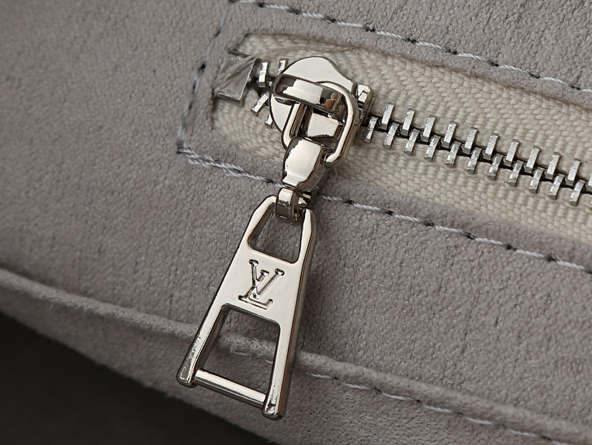 Designer Silver Shoulder Bag for Women 25x19x11.5cm LEM418