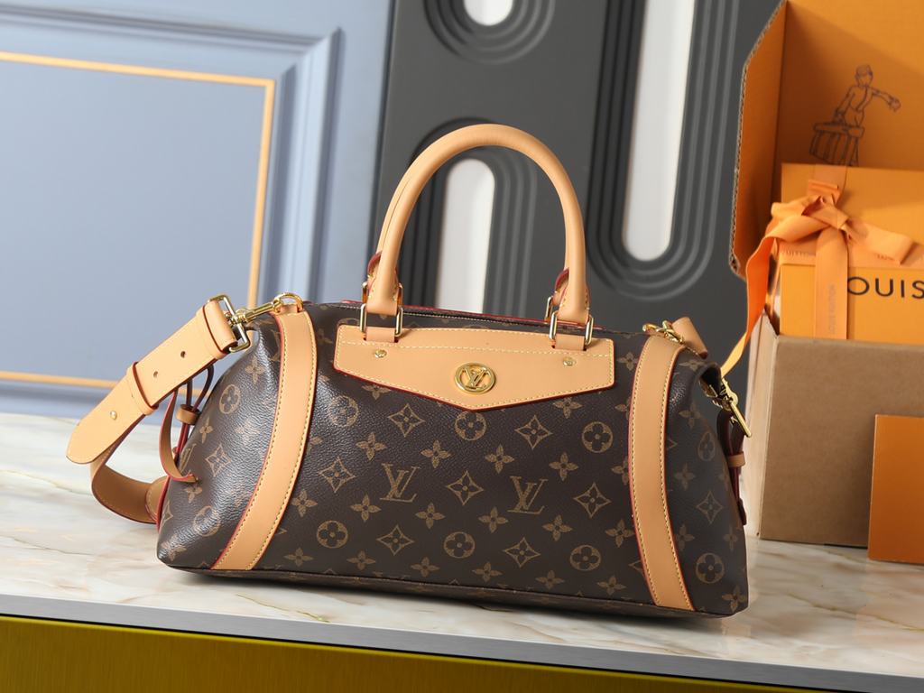 Designer Shoulder Bag for Women 23x10x10cm LEM417