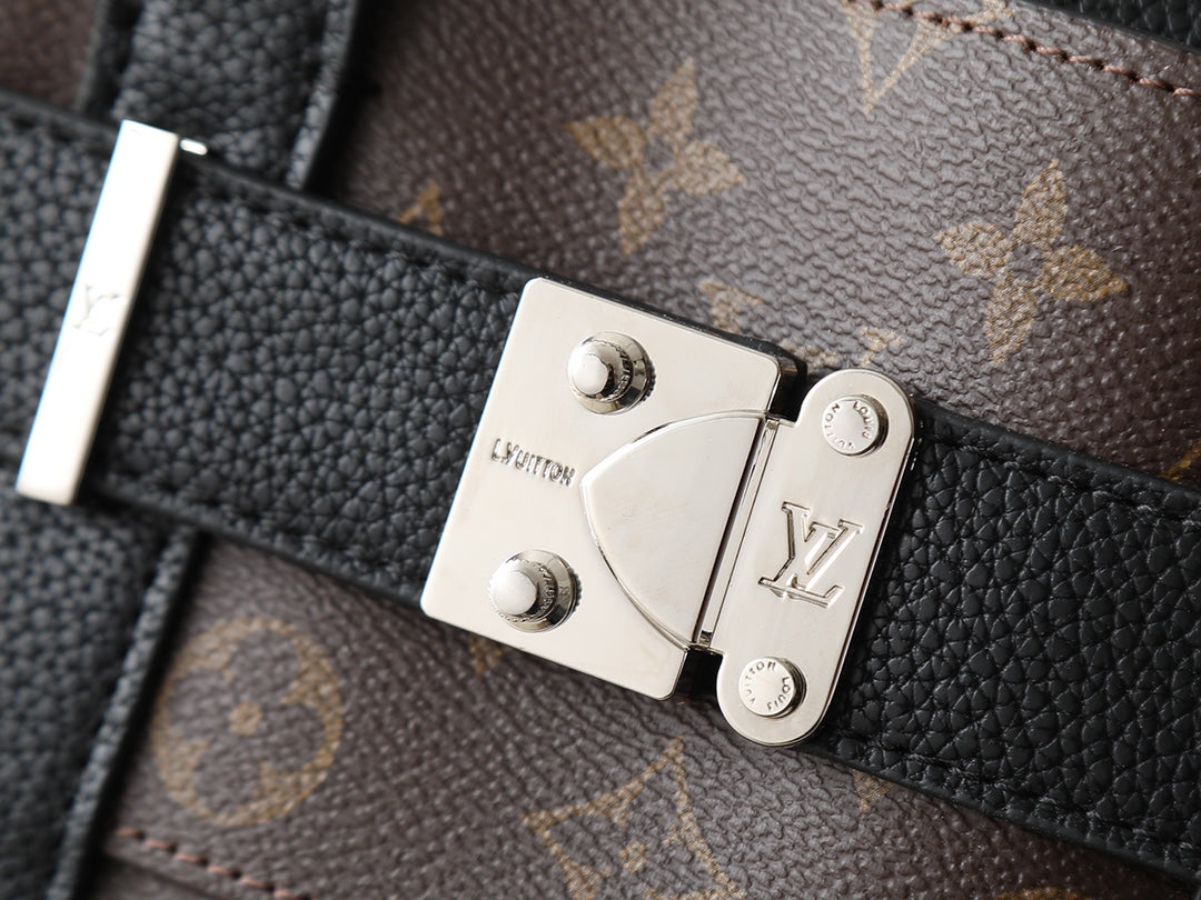 Designer Shoulder Bag for Women LEM298
