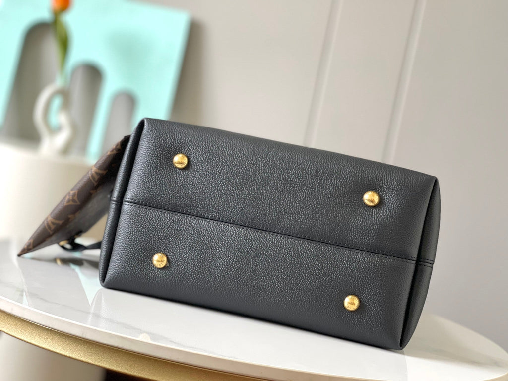 Genuine Leather Crossbody Bag for Women 28x16x24cm LEM346