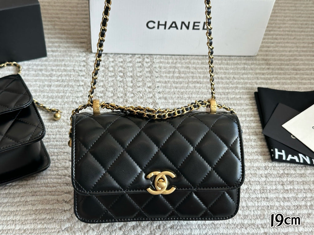 Designer Leather Crossbody Bag for Women CEM181
