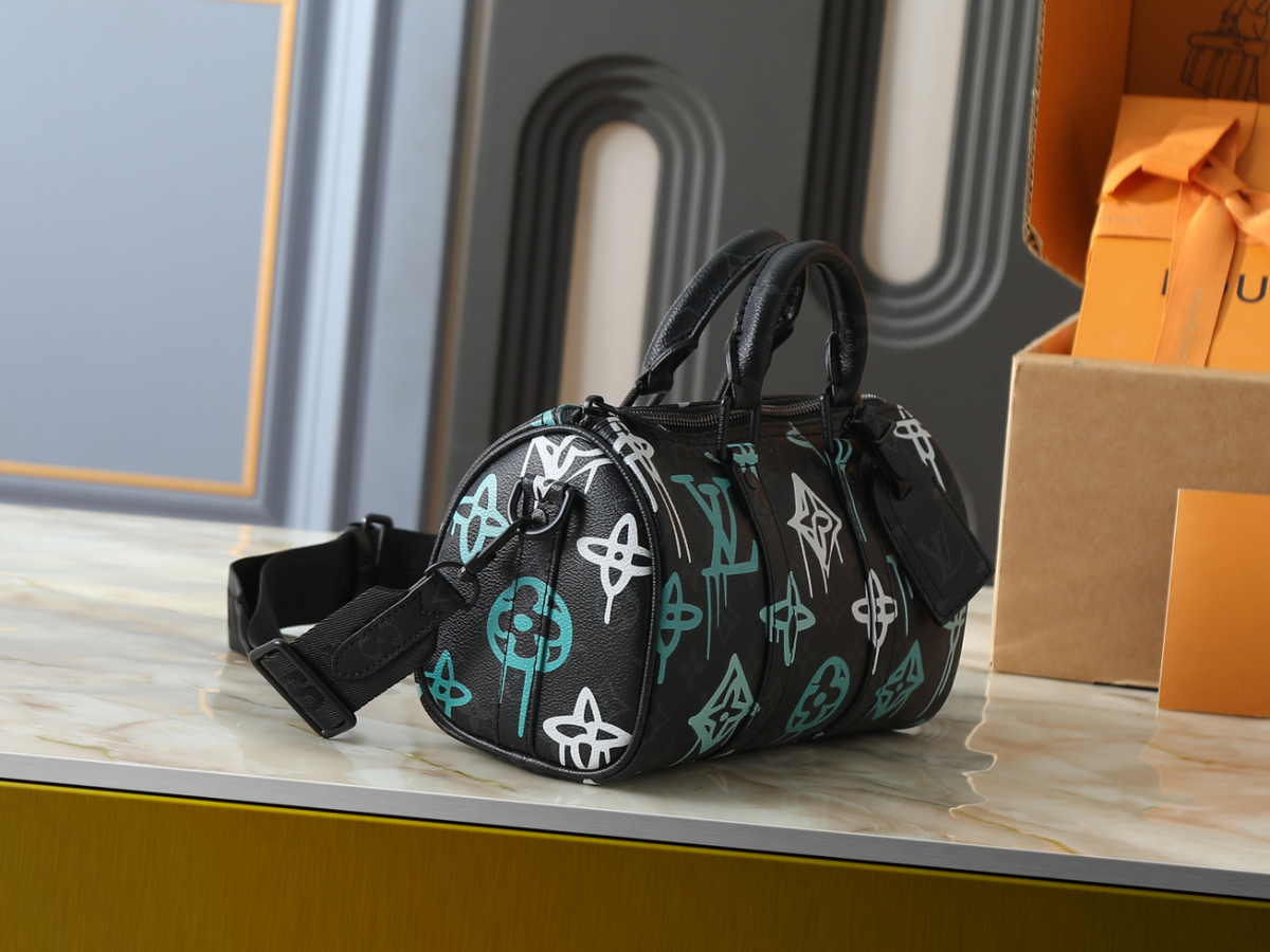 Black Handbag for Women 25x15x11cm LEM494