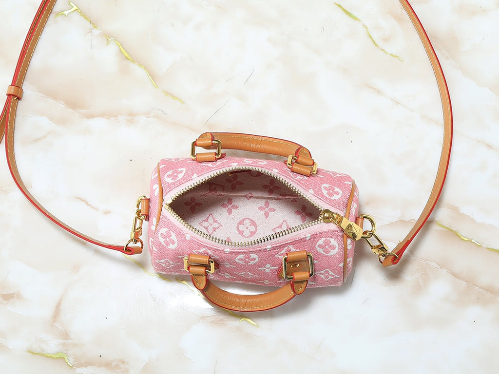 Designer Crossbody Bag for Women 16x10x7.5cm LEM251
