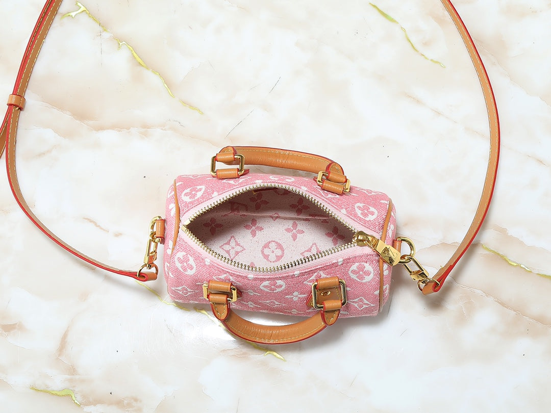 Designer Crossbody Bag for Women 16x10x7.5cm LEM251