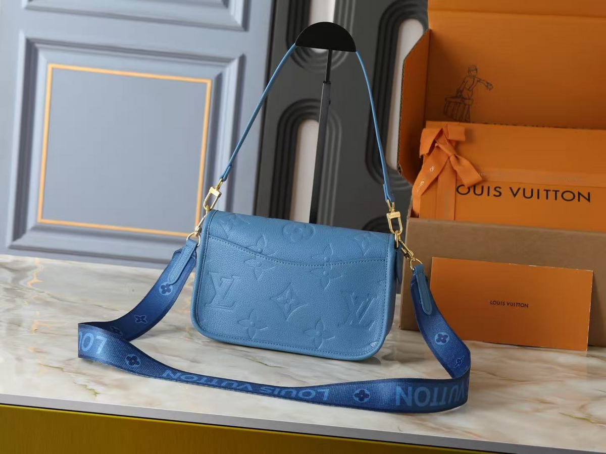 Blue Handbag for Women 25.0x9.0x15.0cm LEM458