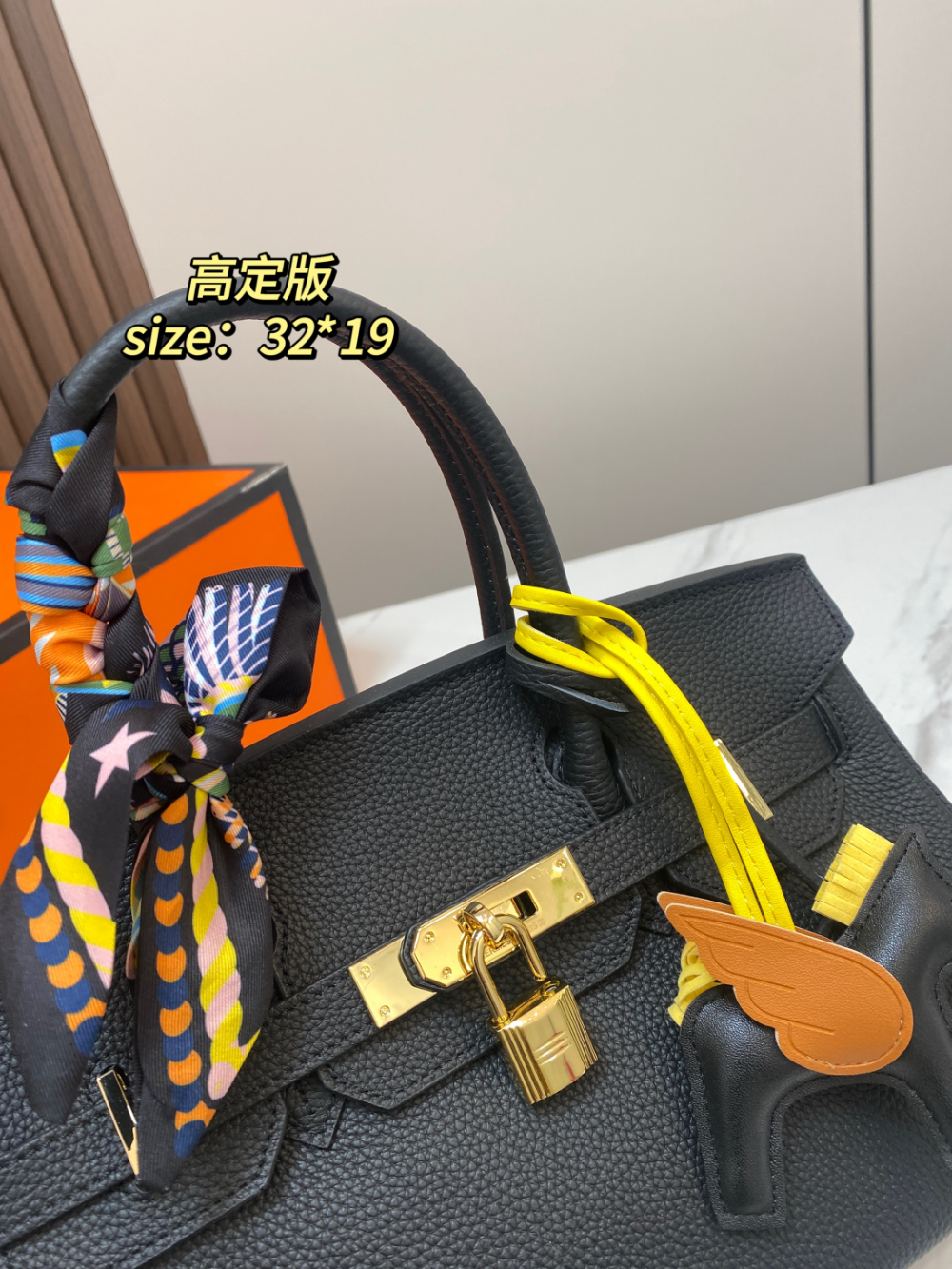Black/White Handbag for Women 32*19cm HEM120