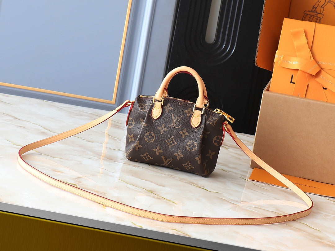 Designer Brown Shoulder Bag for Women 17x11x6cm LEM246