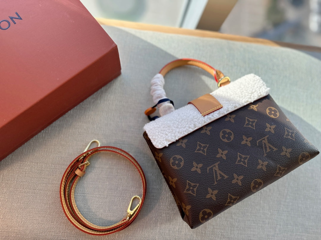 Fashion Bag for Women 20*16cm LEM89
