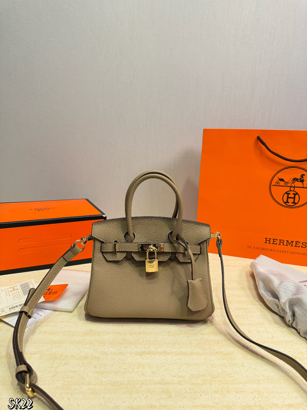 Fashion Handbag for Women 21*14cm HEM121