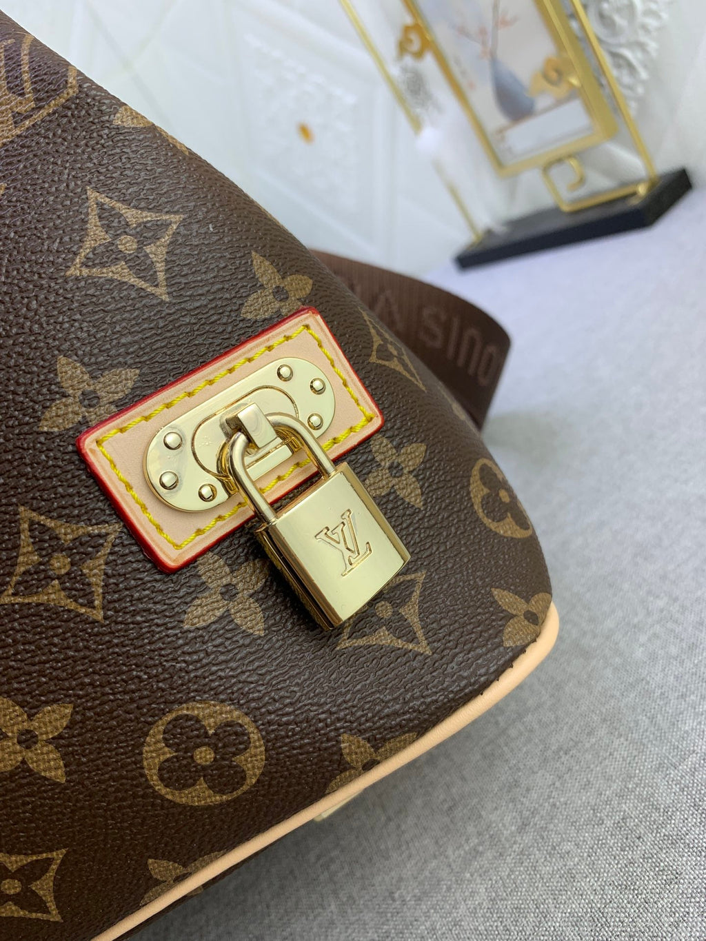 Fashion Bag for Women 29x28x19cm LEM58