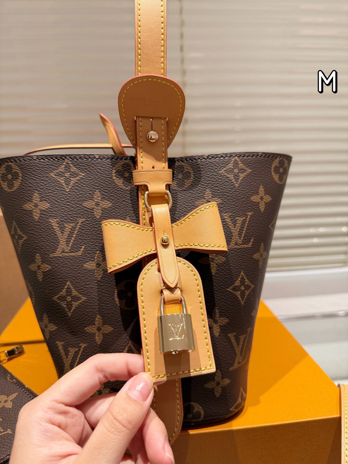 Fashion Bag for Women 17*19cm LEM205