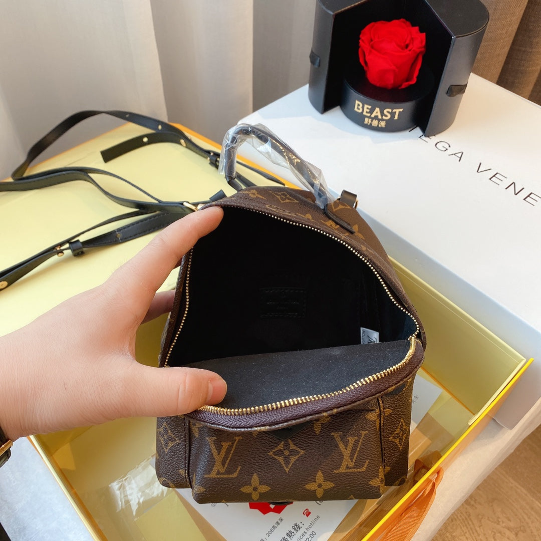 Fashion Backpack for Women 17*9*20cm VB89