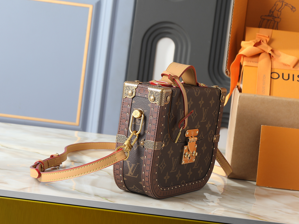 Fashion Handbag for Women 22x17x7cm LEM414
