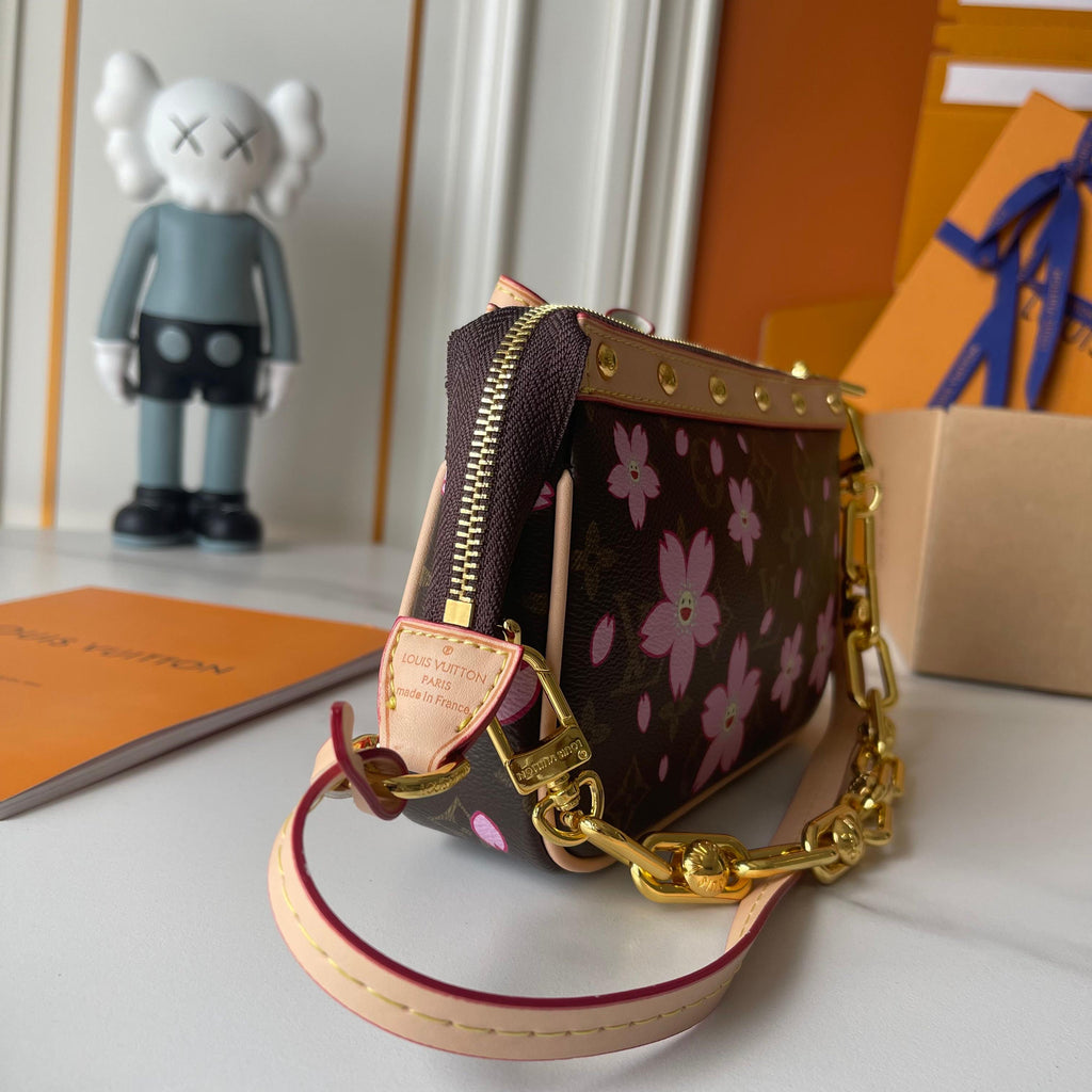 Fashion Handbag for Women 22*13*4cm LEM344