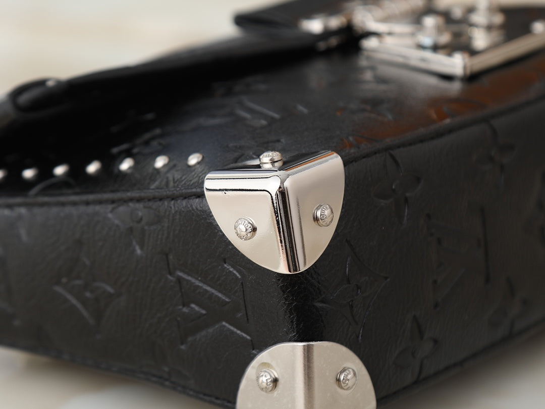 Black Handbag for Women 27x16x8cm LEM337