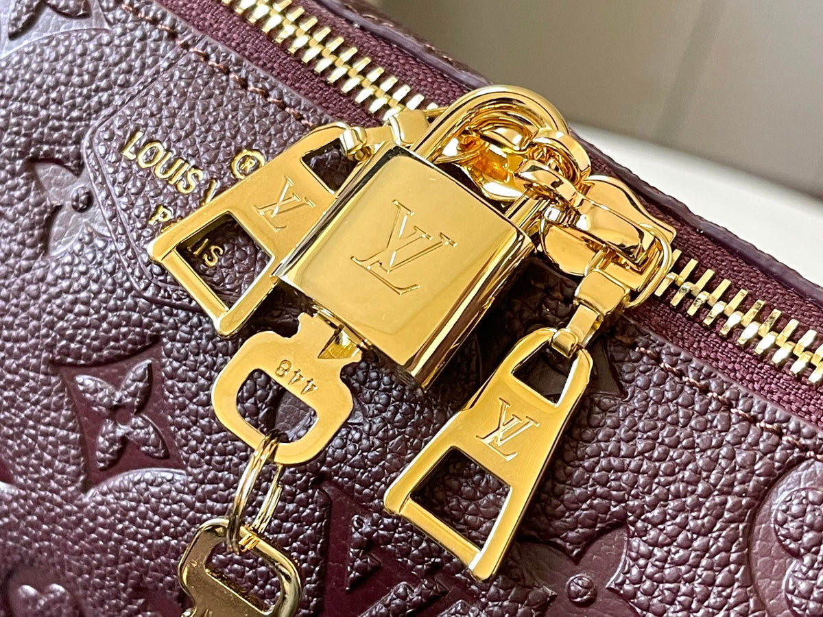 Genuine Leather Crossbody Bag for Women 27x22x10.5cm LEM354